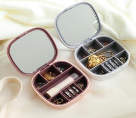 Portable-Jewelry-Organizer-with-Front